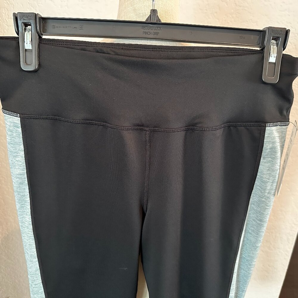 IDEOLOGY Color Block Legging Capri - Picture 5 of 10